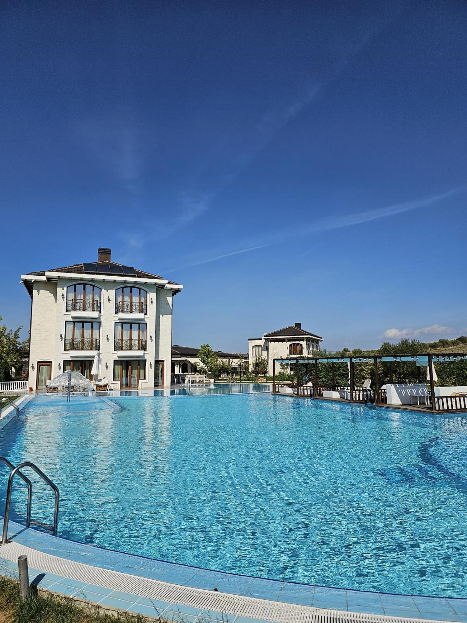 Vinea Resort Arape-Rashbulli Exteriér fotografie